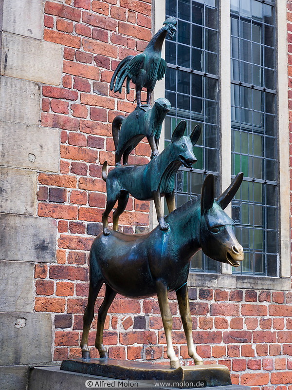 22 Town Musicians of Bremen statue
