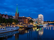 54 Historic centre of Bremen at night