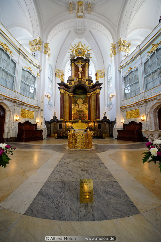 06 Altar