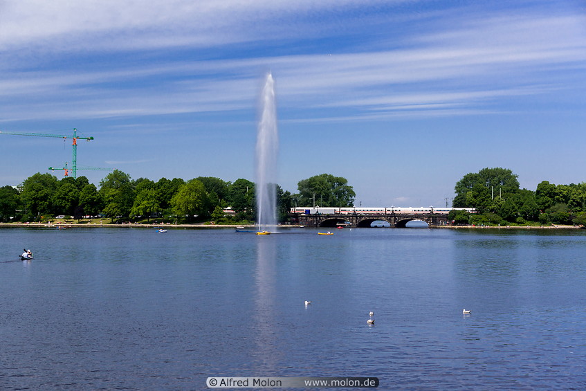 08 Binnenalster with fountain