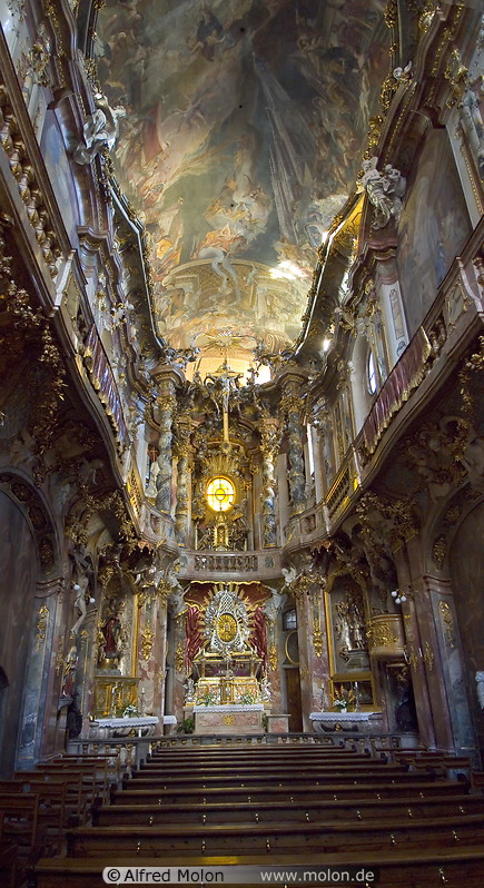 05 Church interior and frescoes