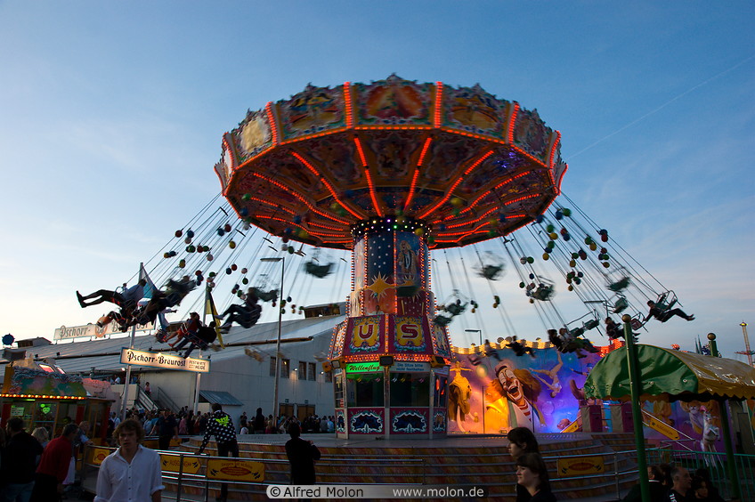 27 Swing carousel amusement ride