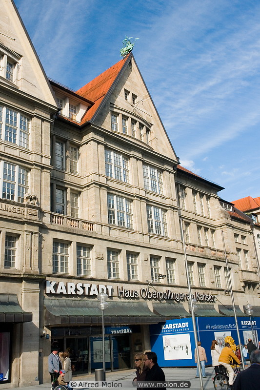 02 Karstadt department store