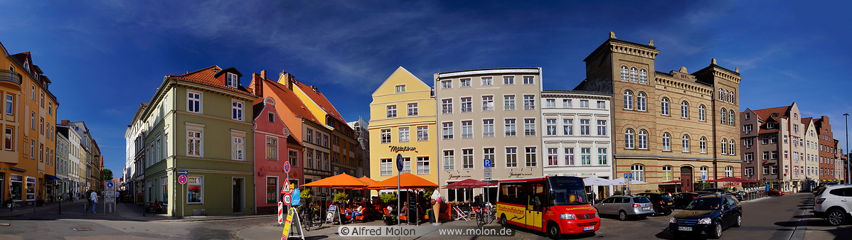 19 Neuer Markt square