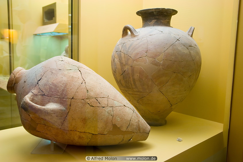01 Jar and amphora