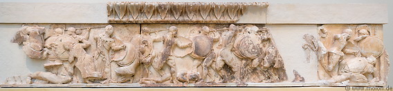 05 Greeks and Trojans fighting - Siphnian treasury