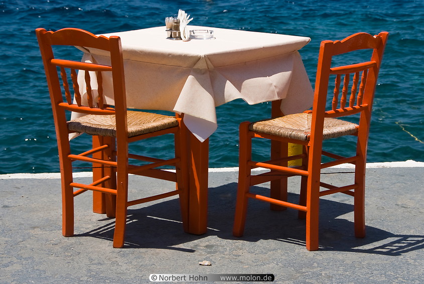 11 Table and chairs