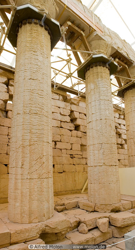 05 Doric columns