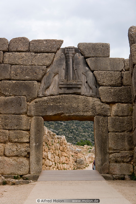 06 Lion gate