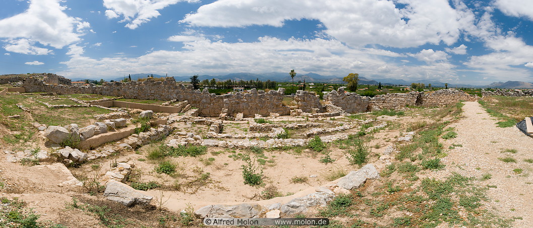10 Panoramic view of palace ruins