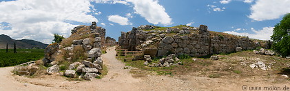 07 Cyclopean walls and corridor to citadel