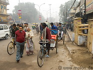 07 Street and rickshaws