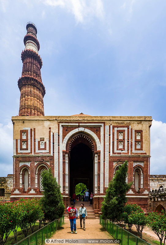 29 Qutub Minar and Alai Darwaza