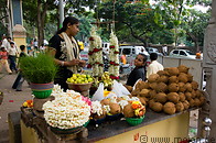 09 Bull temple gift and flowers stall