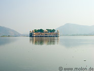 05 Jai Mahal lake palace