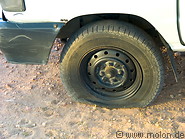 09 Flat tire
