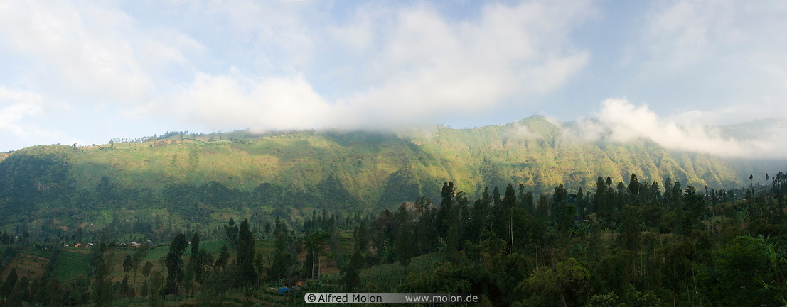 03 Mountain ridge in east Java