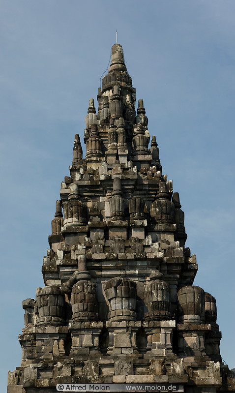 08 Top of Hindu temple