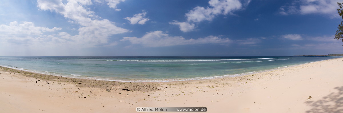 23 Karendi beach