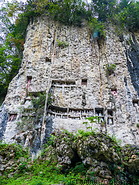 05 Suaya cliff burial site