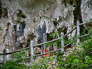 01 Staircase to cave