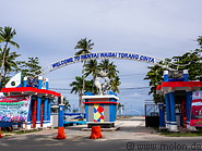 10 Gate to Waisai beach
