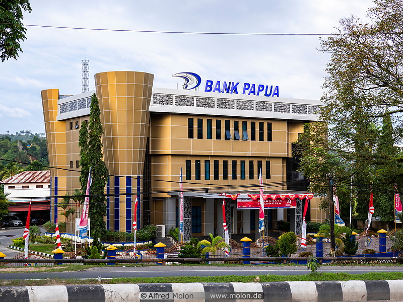 03 Bank Papua