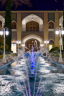 08 Fountain at night