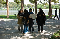 06 Young Iranian women