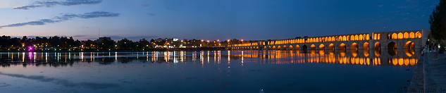 02 Si-o-seh Pol bridge and river at night