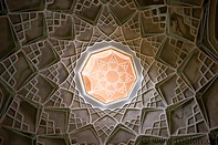 10 Ceiling with Islamic patterns