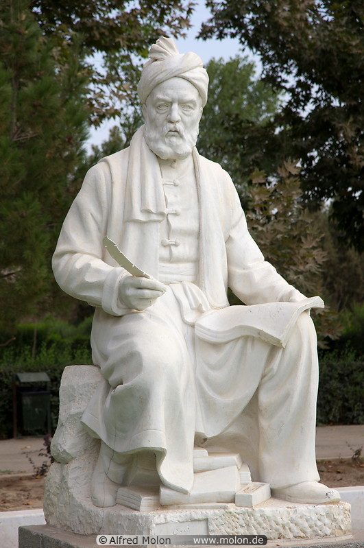 02 Statue of Ferdowsi