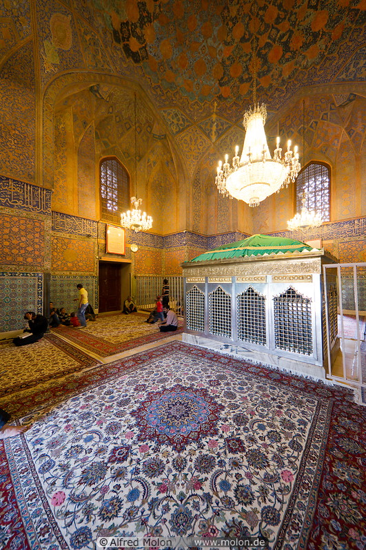 09 Mausoleum hall with decorated walls