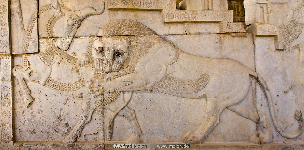 06 Lion and bull bas-relief