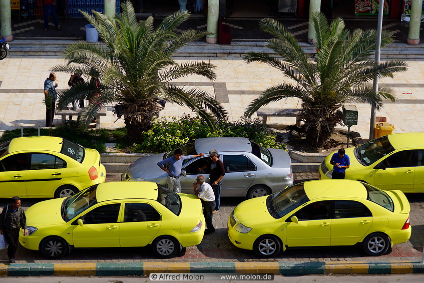 02 Yellow taxis