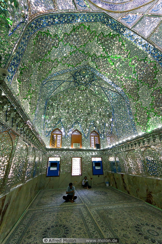 11 Impressive glassworks inside the shrine