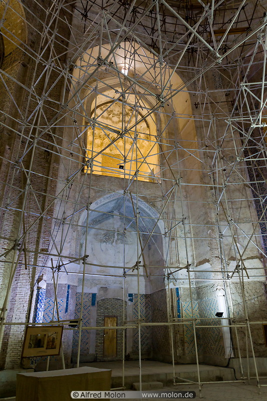 05 Interior with scaffolding