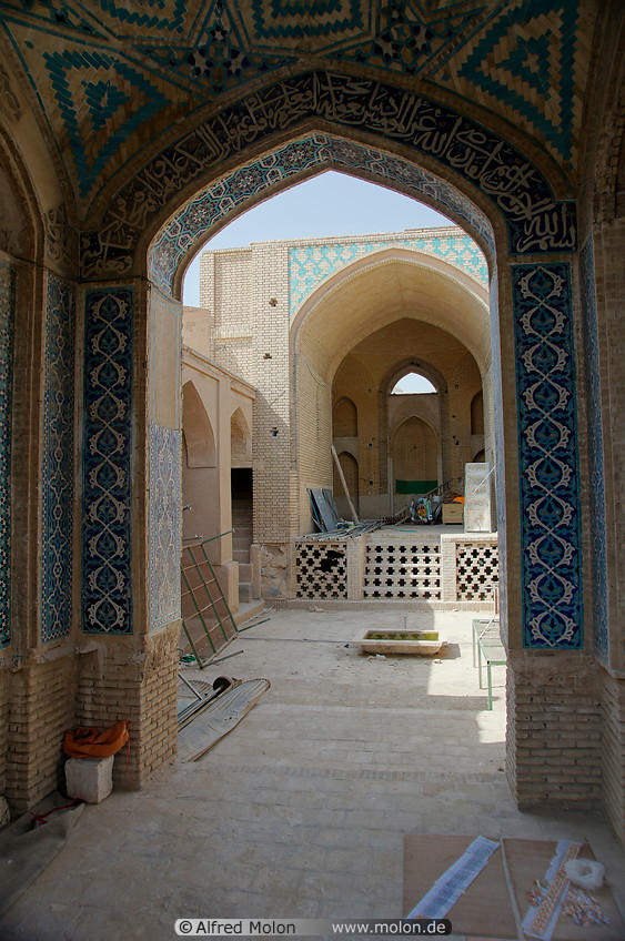 13 Jameh mosque portal