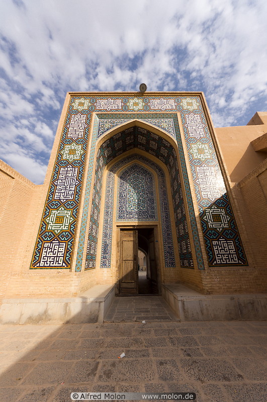 16 Jameh mosque portal