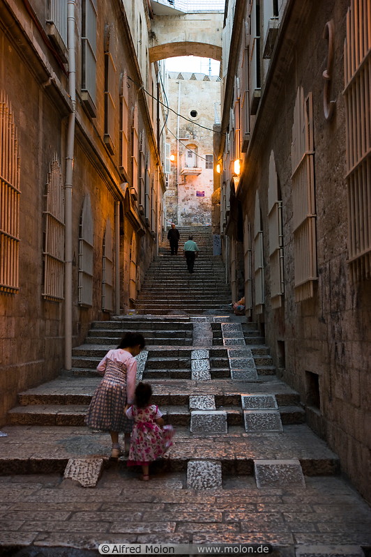 21 Alley with staircase