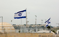 04 Israeli flags on roofs