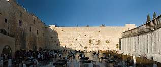 07 Plaza and western wall