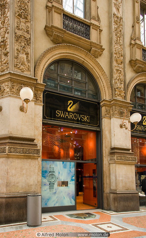 05 Swarovski shop window