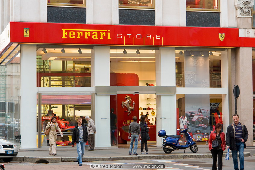 04 Ferrari store