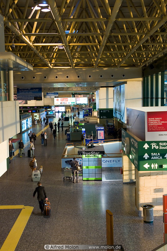 15 Malpensa airport hall