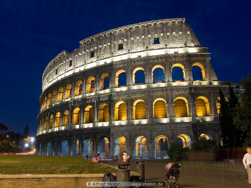 07 Colosseum by night