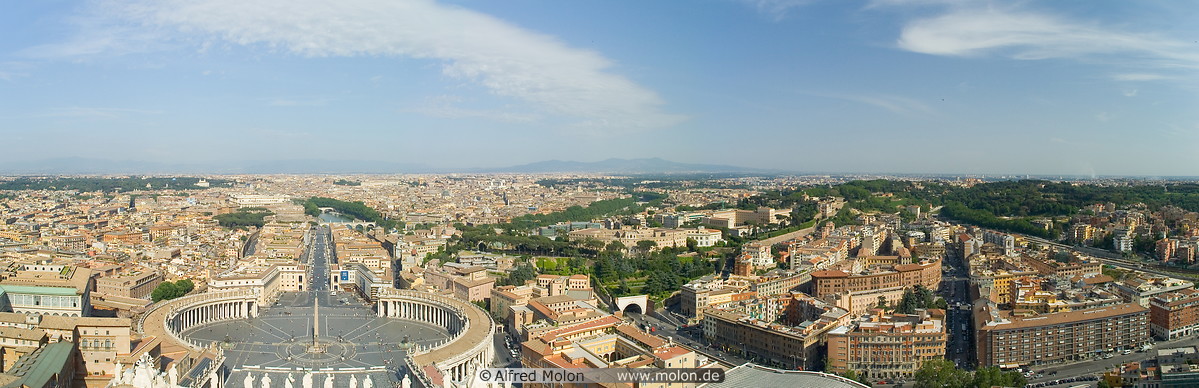 04 Panorama view with St Peter square