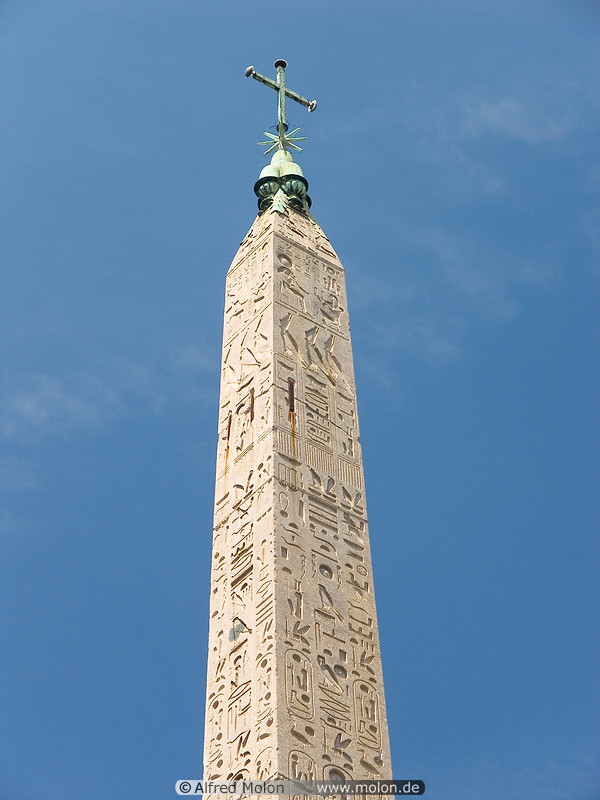 10 Obelisk