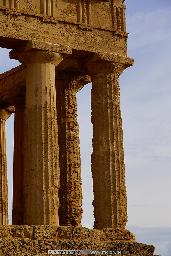 04 Columns of Concordia temple