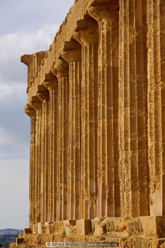 08 Columns of Concordia temple